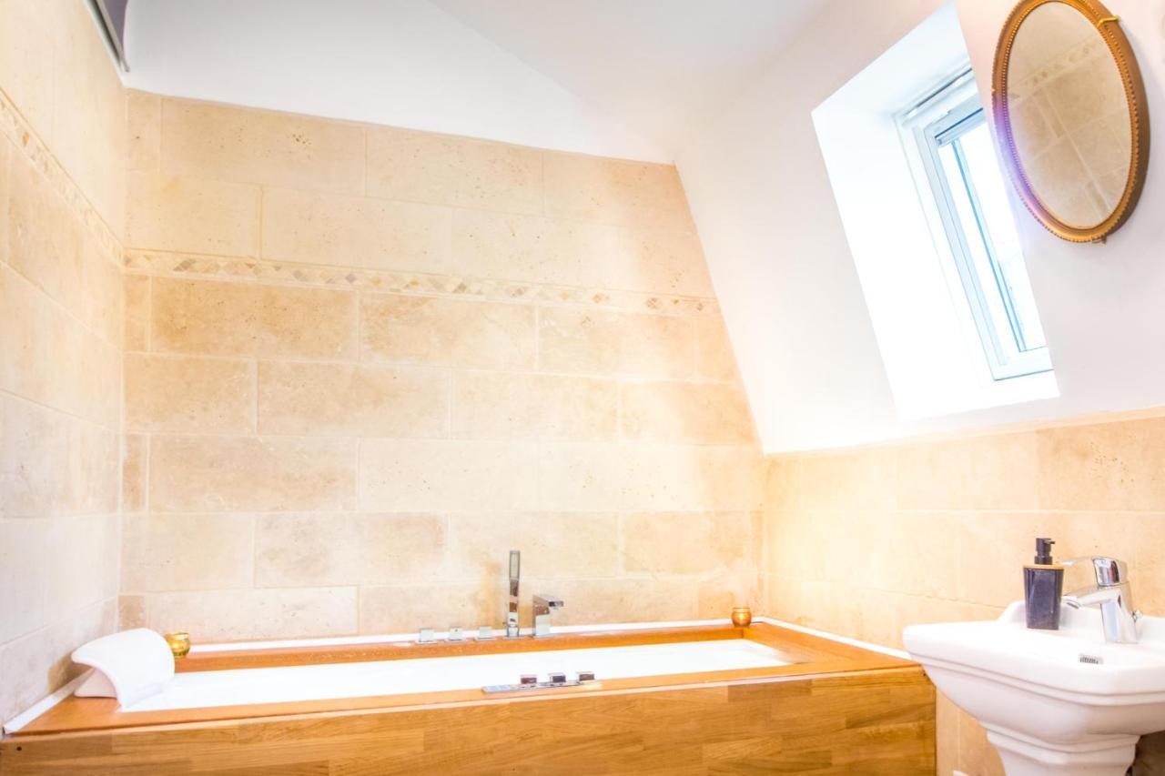 Jacuzzi - La Petite Romantique - Flobnb Laon Exterior photo